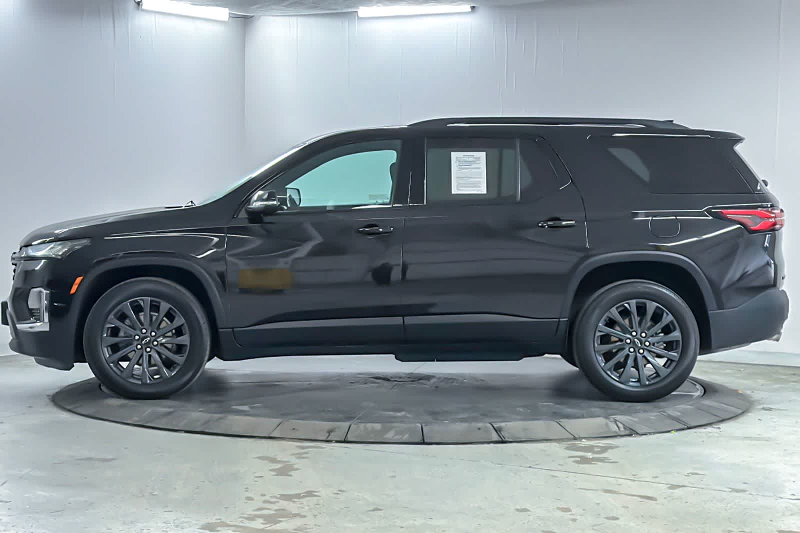 Thumbnail: 2023 Chevrolet Traverse - 5