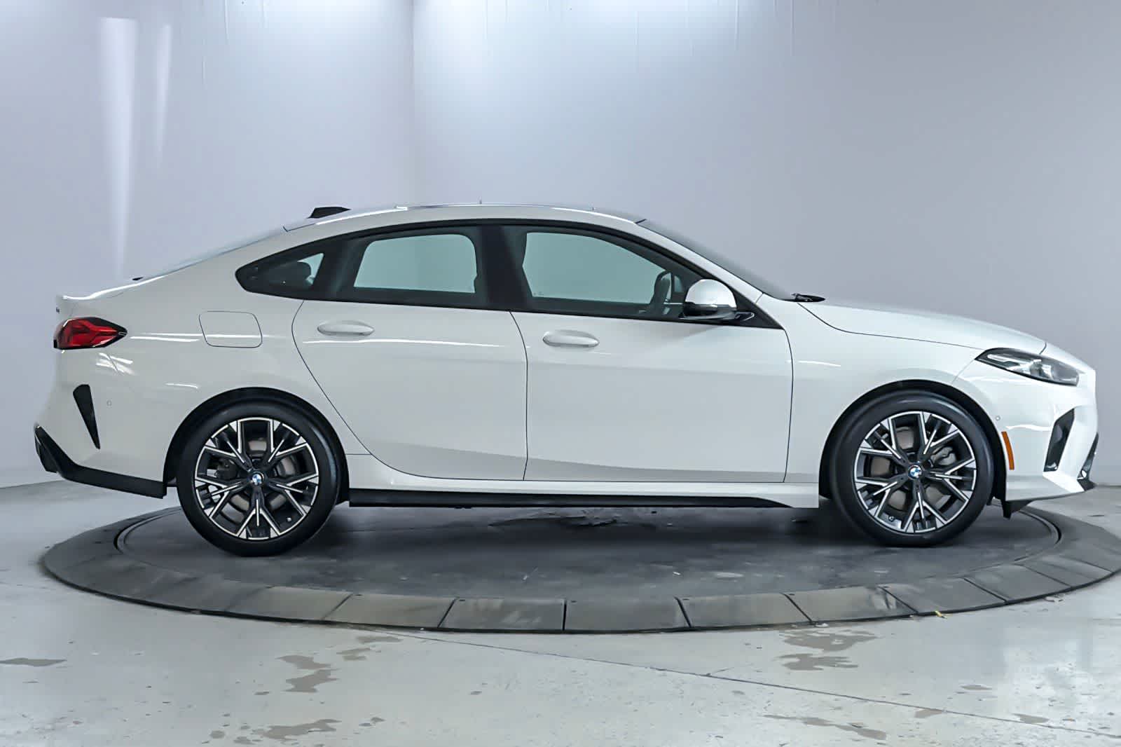 Thumbnail: 2026 BMW 2 Series - 8