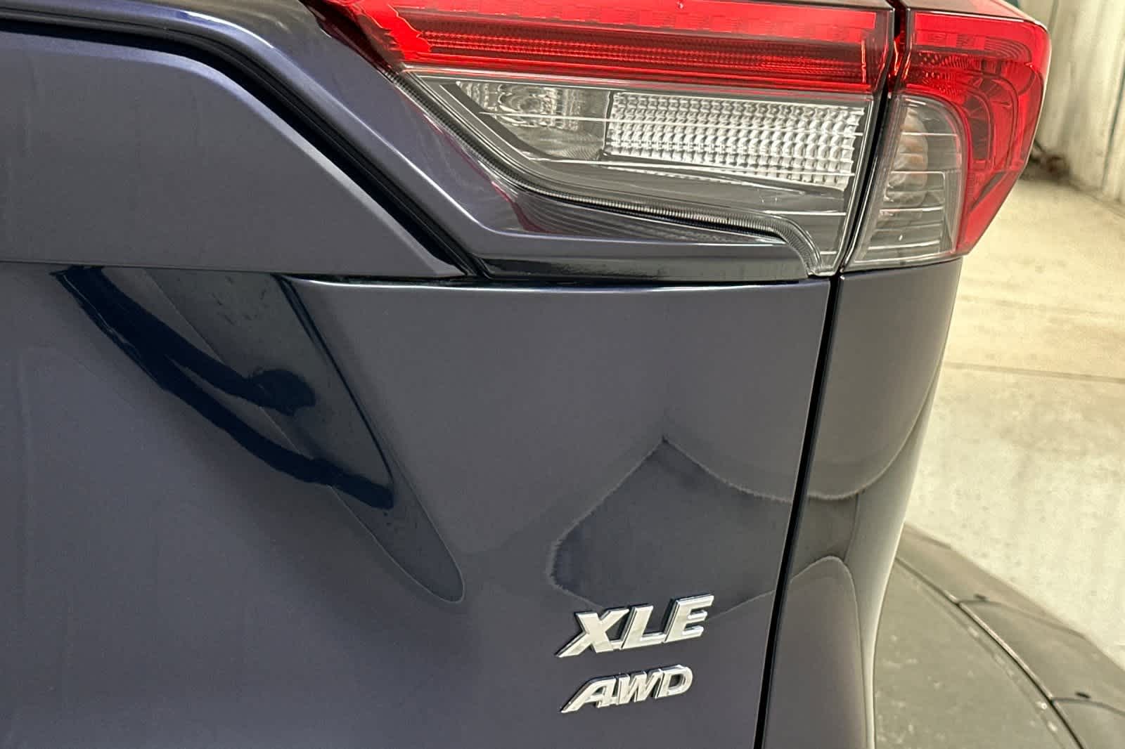 2024 Toyota RAV4 XLE 27