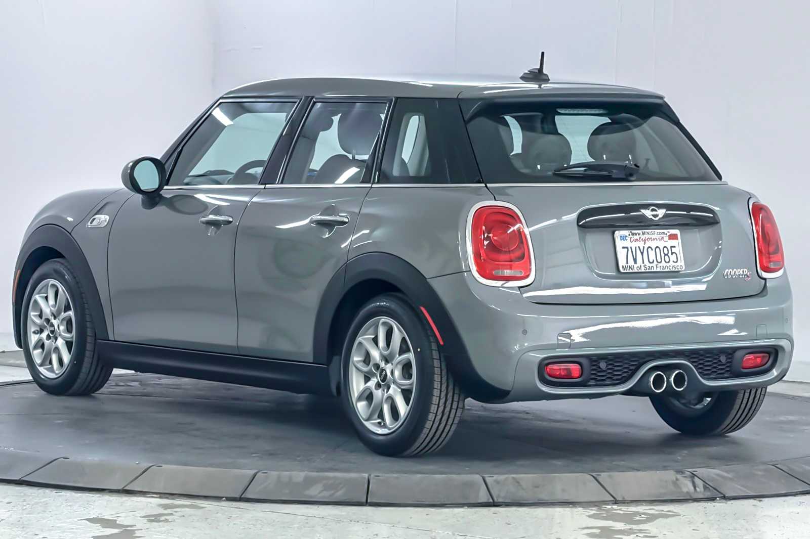 Thumbnail: 2016 MINI Cooper Hardtop - 6