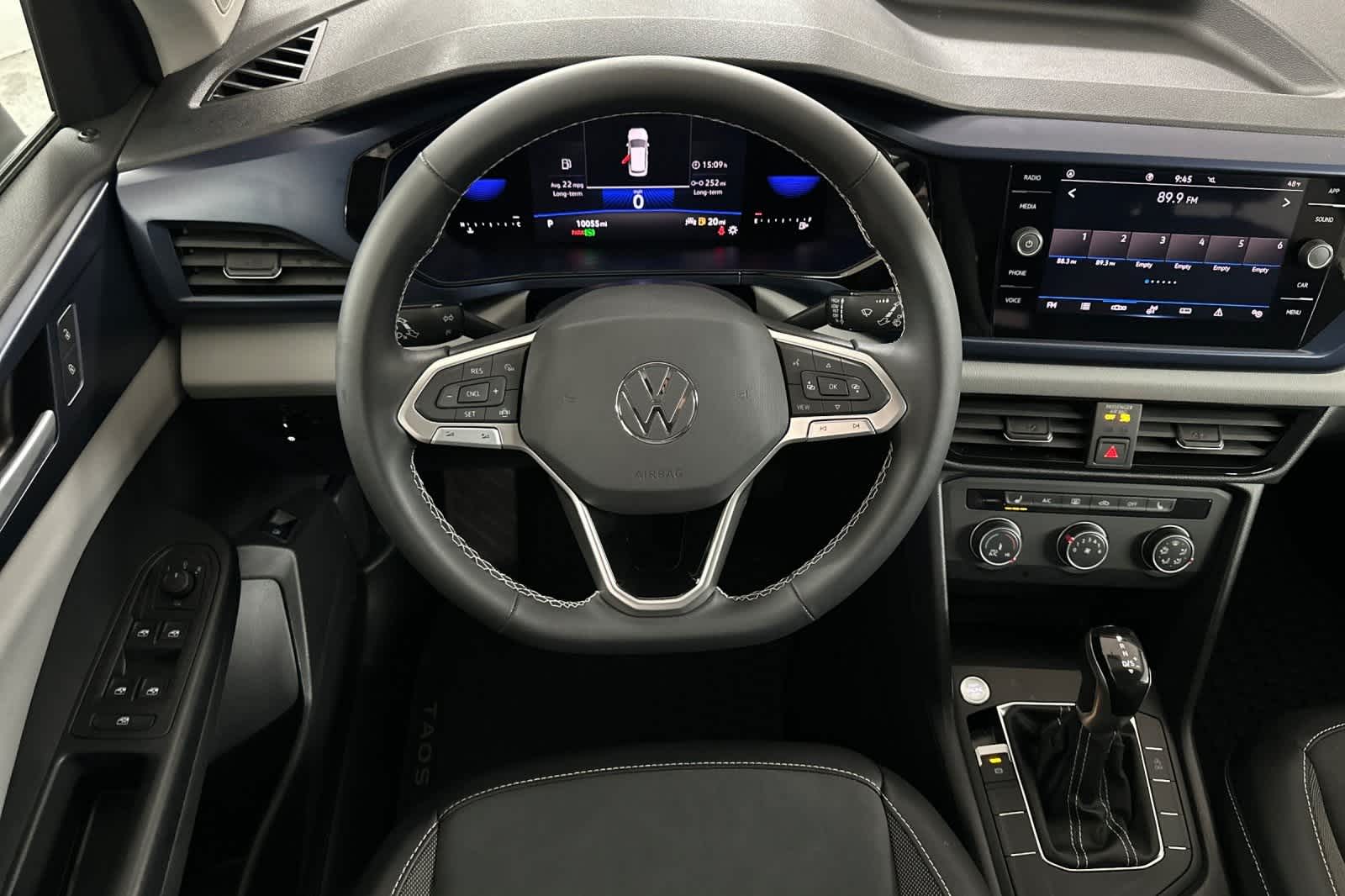 Thumbnail: 2022 Volkswagen Taos - 14