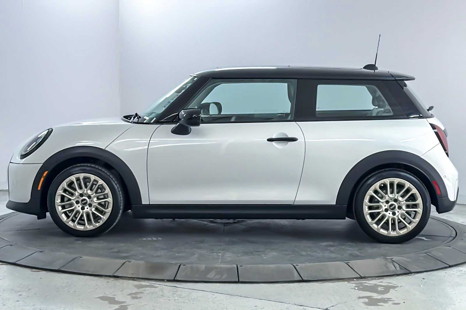 Thumbnail: 2025 MINI Cooper Hardtop - 5