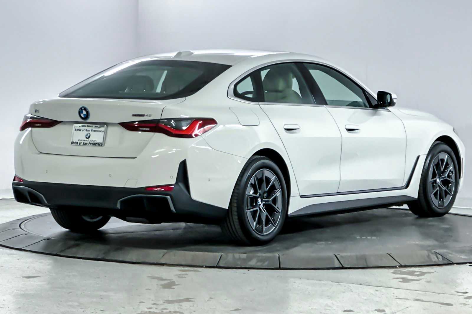 Thumbnail: 2025 BMW i4 - 2