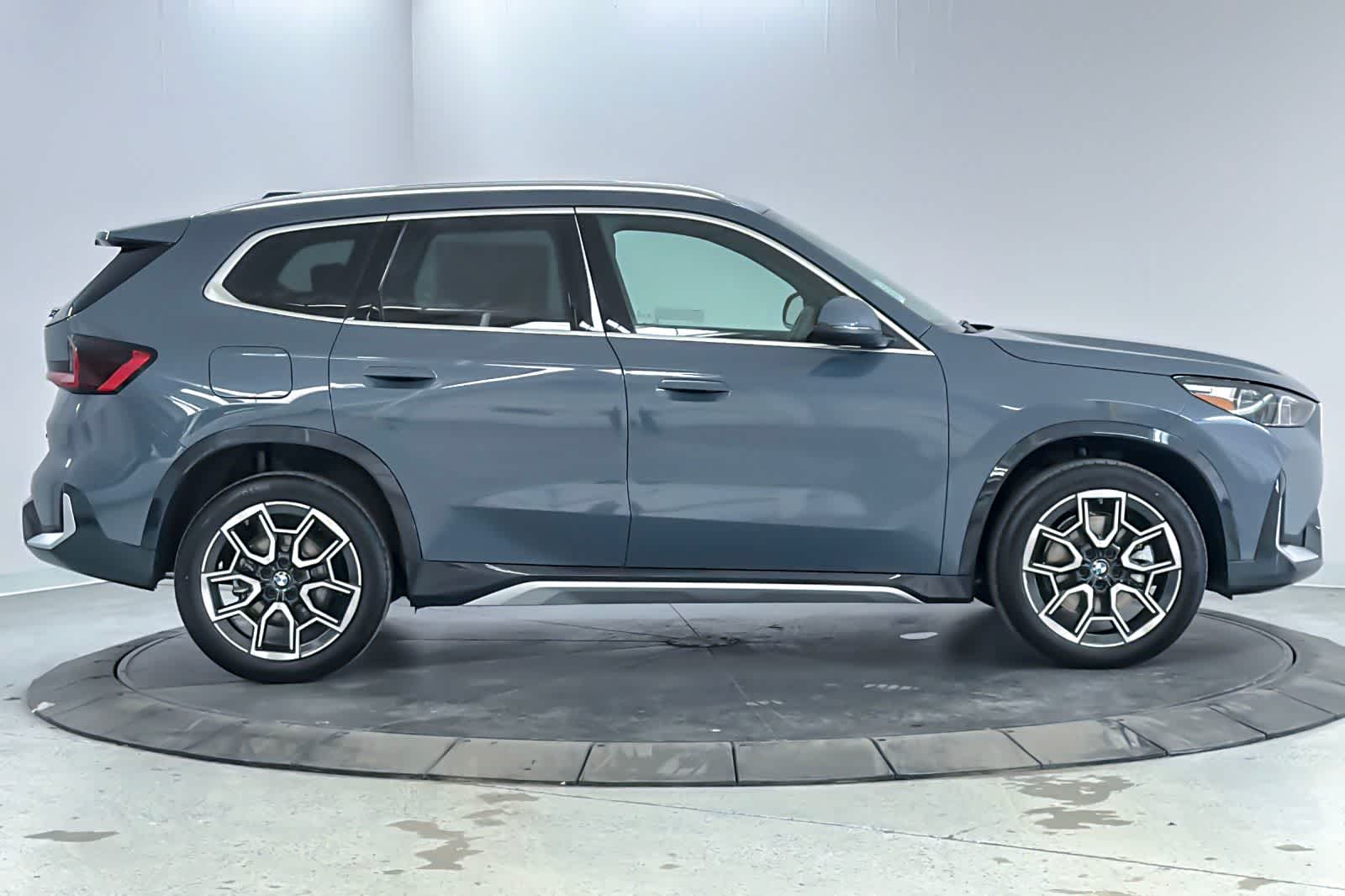 Thumbnail: 2026 BMW X1 - 8
