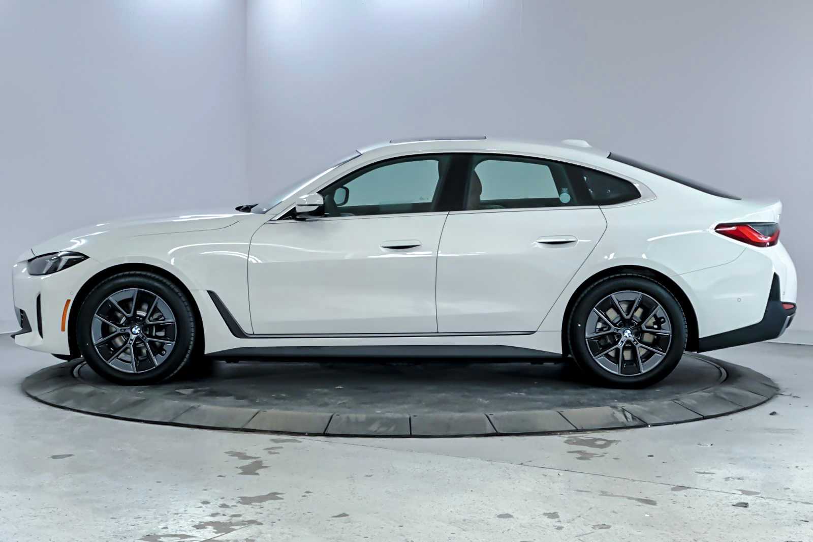 Thumbnail: 2025 BMW i4 - 5