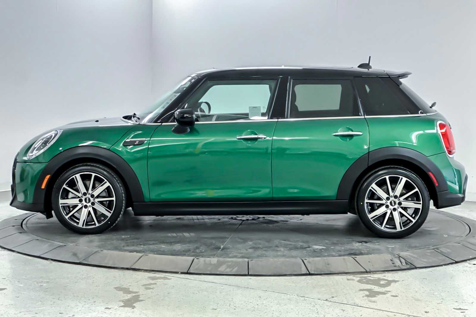 Thumbnail: 2023 MINI Cooper Hardtop - 5