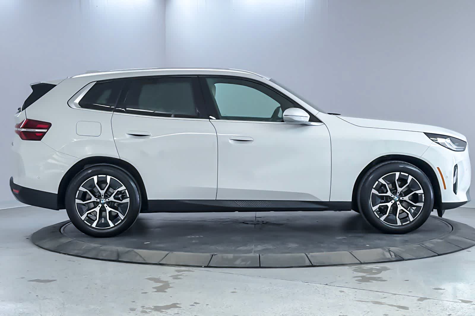 Thumbnail: 2026 BMW X3 - 8