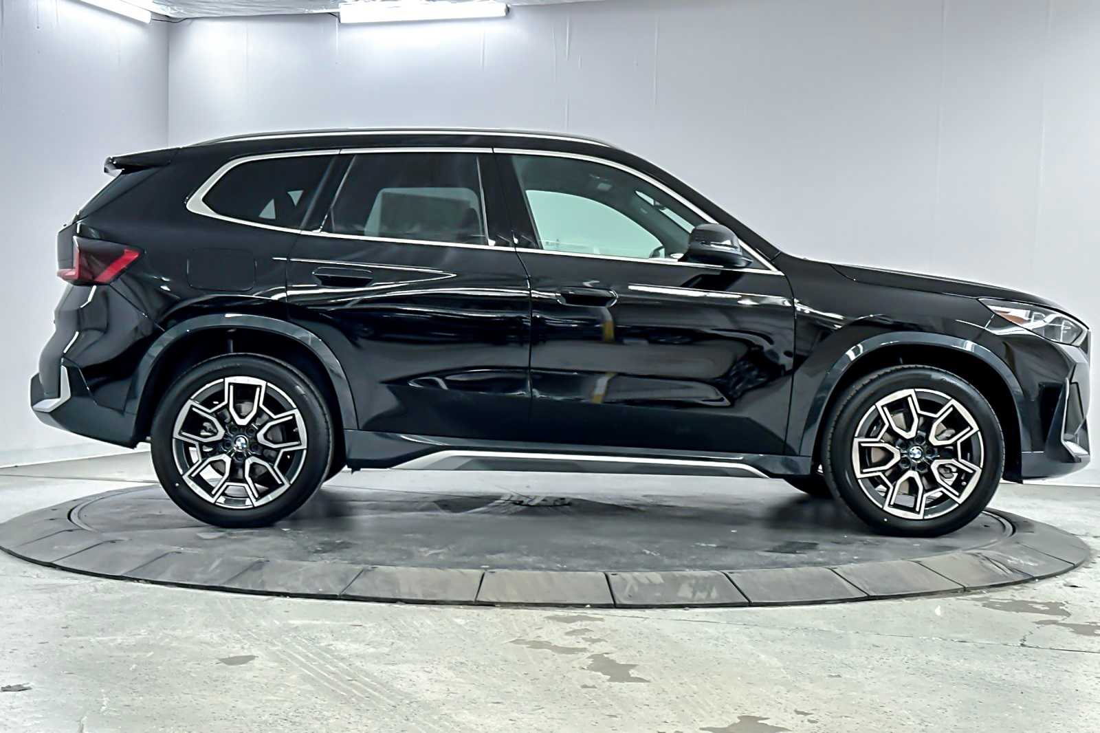 Thumbnail: 2026 BMW X1 - 8