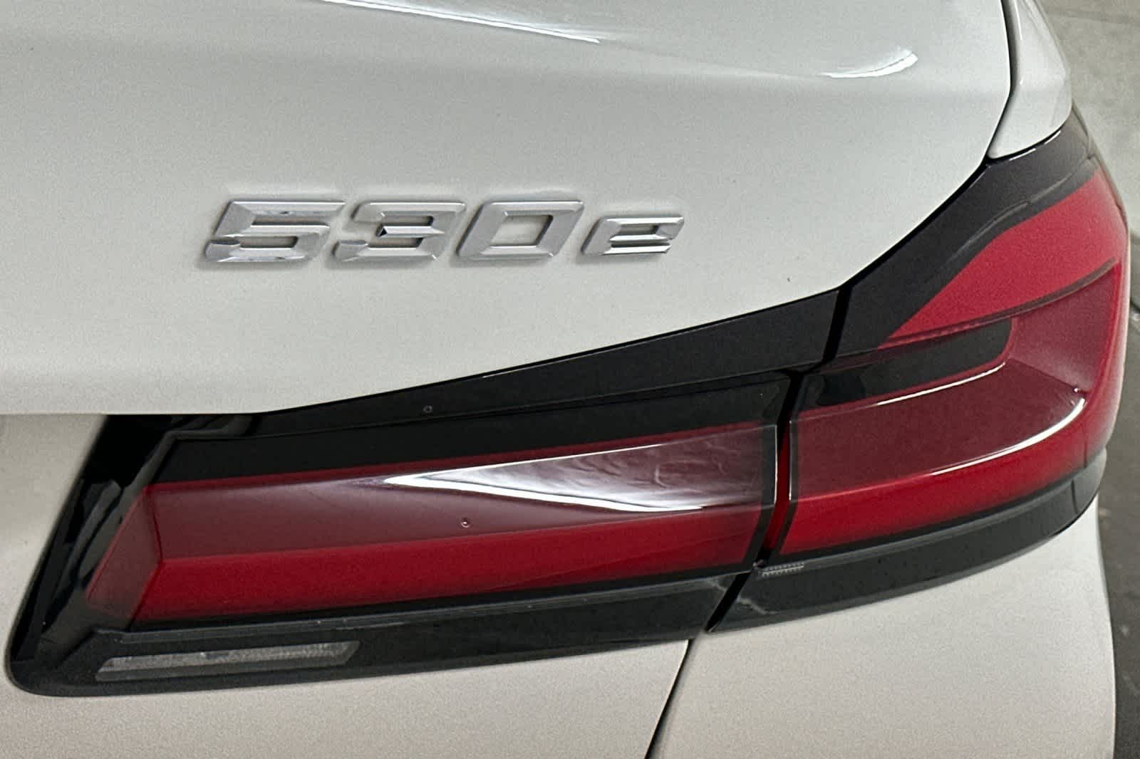 2023 BMW 5 Series 530e 27