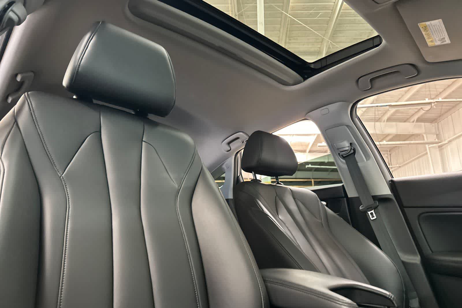 Thumbnail: 2023 Acura Integra - 16