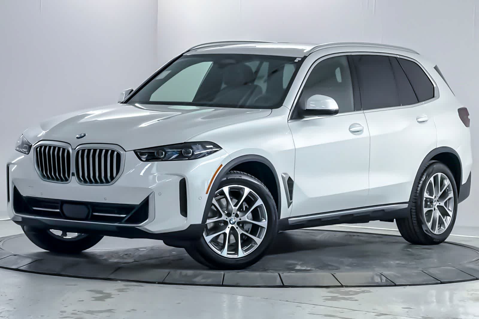 Thumbnail: 2026 BMW X5 - 1