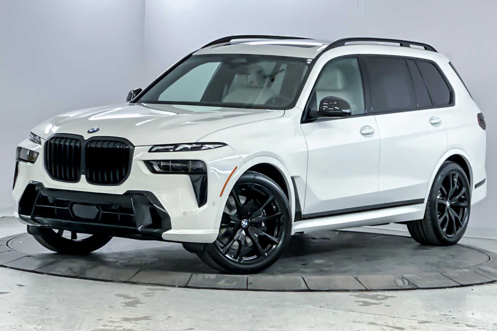 Thumbnail: 2026 BMW X7 - 1