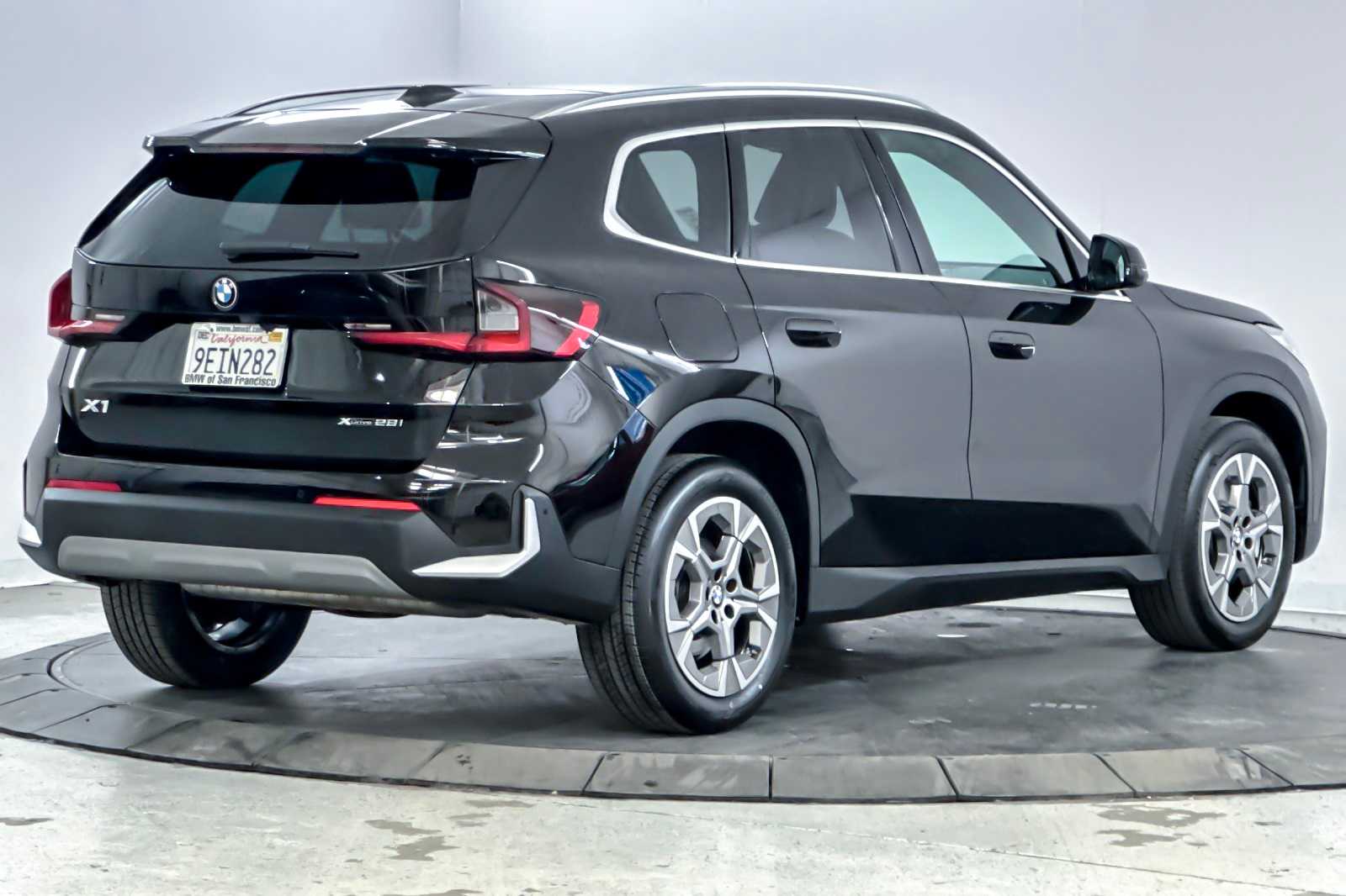 Thumbnail: 2023 BMW X1 - 2