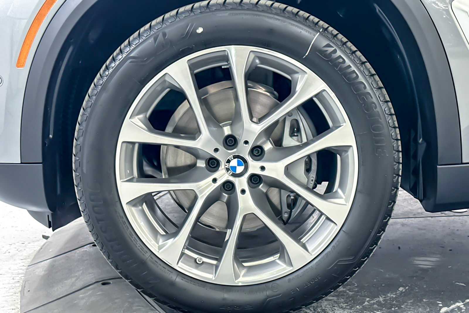 Thumbnail: 2026 BMW X5 - 25