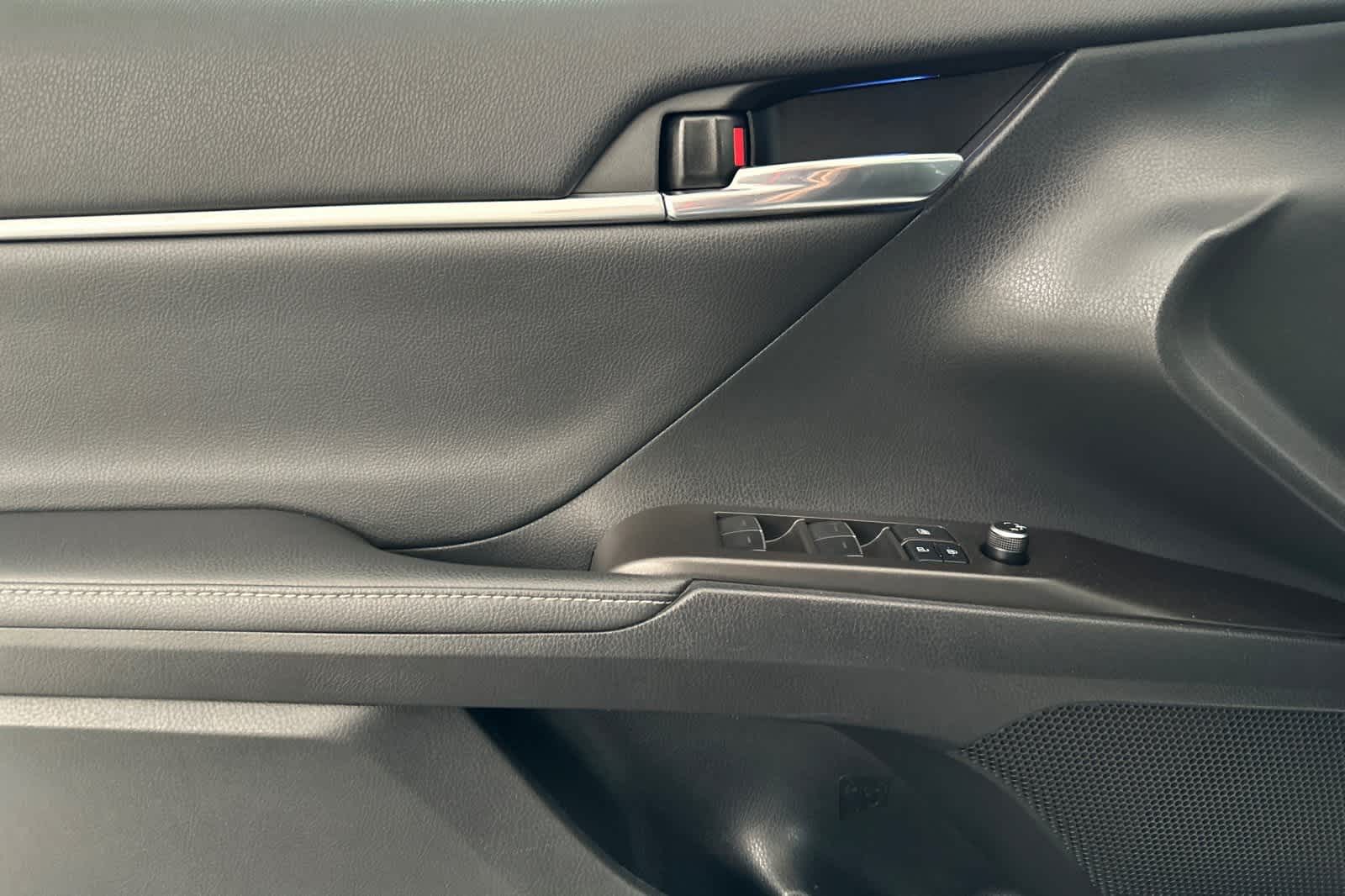 Thumbnail: 2022 Toyota Camry - 12