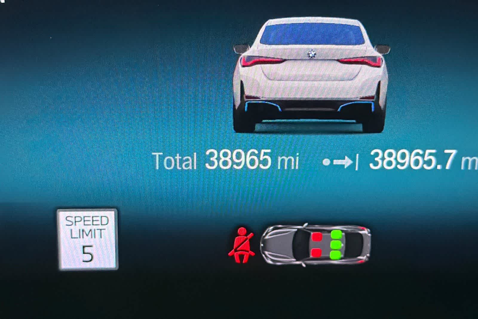 Thumbnail: 2023 BMW i4 - 25
