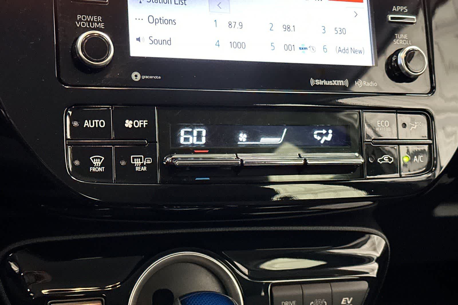 Thumbnail: 2020 Toyota Prius Prime - 20