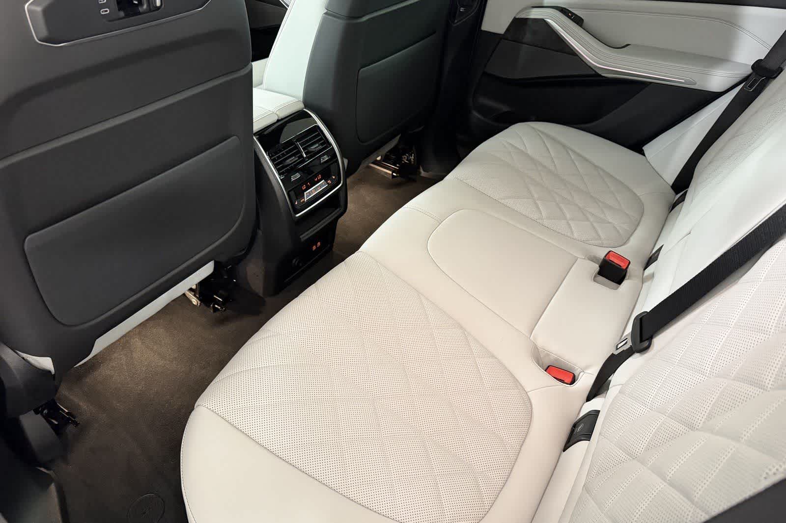 Thumbnail: 2026 BMW X5 - 4