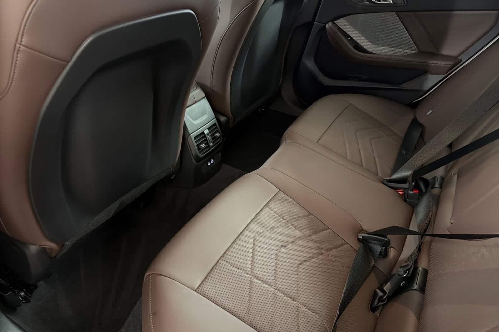 Thumbnail: 2025 BMW 2 Series - 4