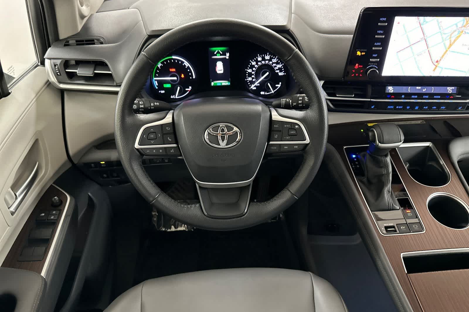 Thumbnail: 2021 Toyota Sienna - 14