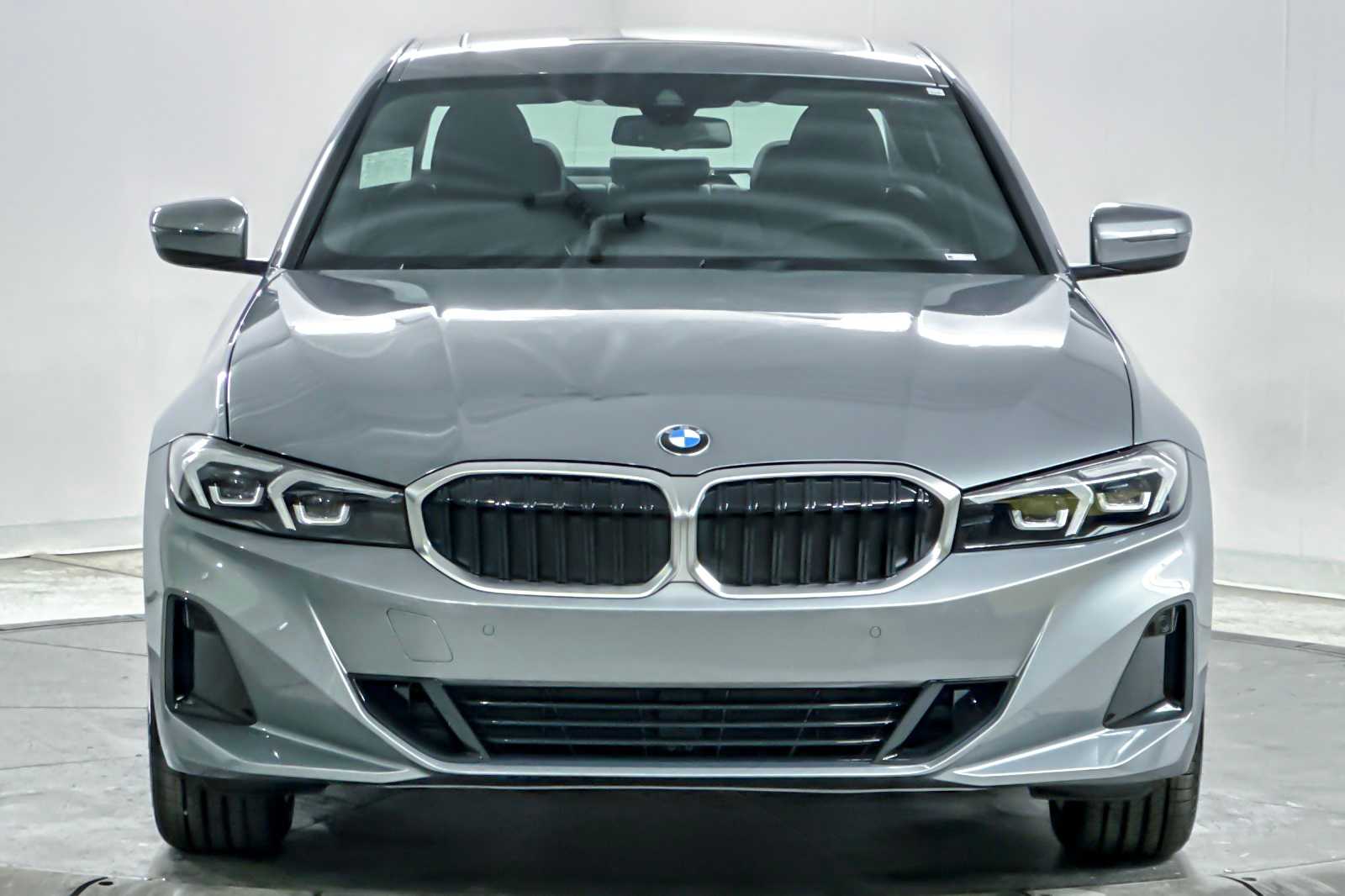 Thumbnail: 2026 BMW 3 Series - 10