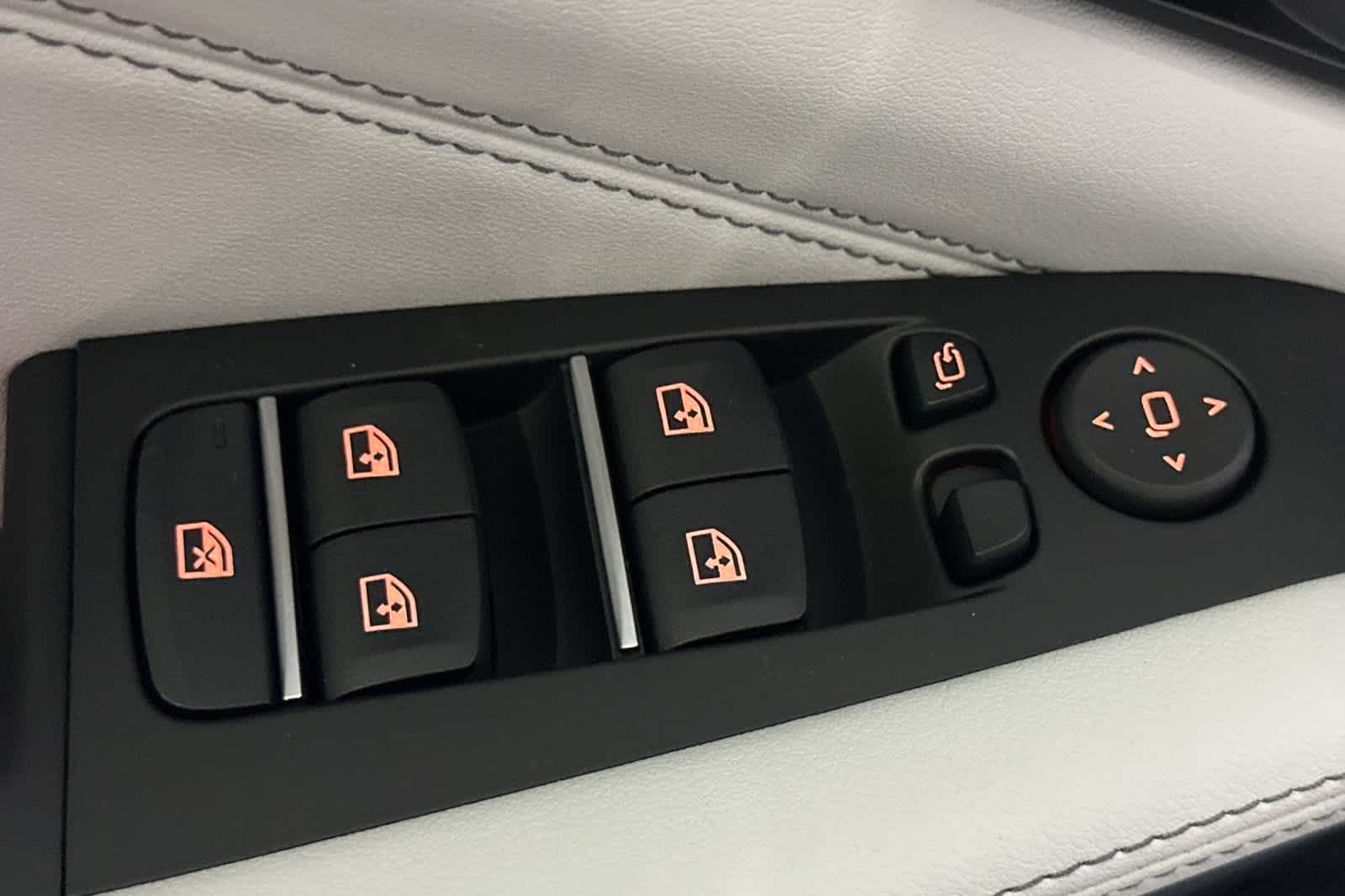 Thumbnail: 2026 BMW X5 - 13