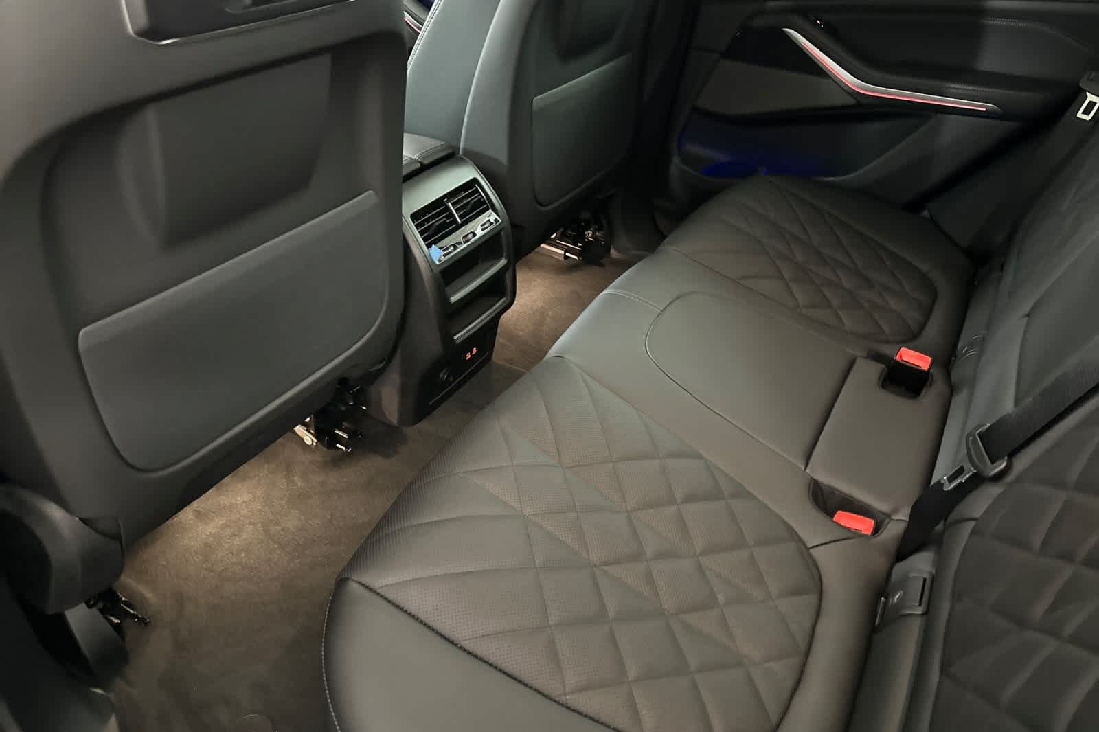 Thumbnail: 2026 BMW X5 - 4