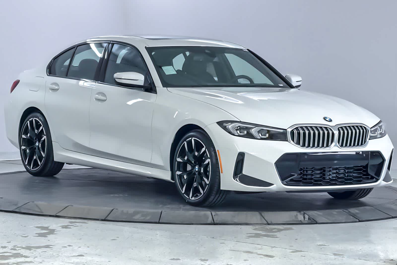 Thumbnail: 2026 BMW 3 Series - 9