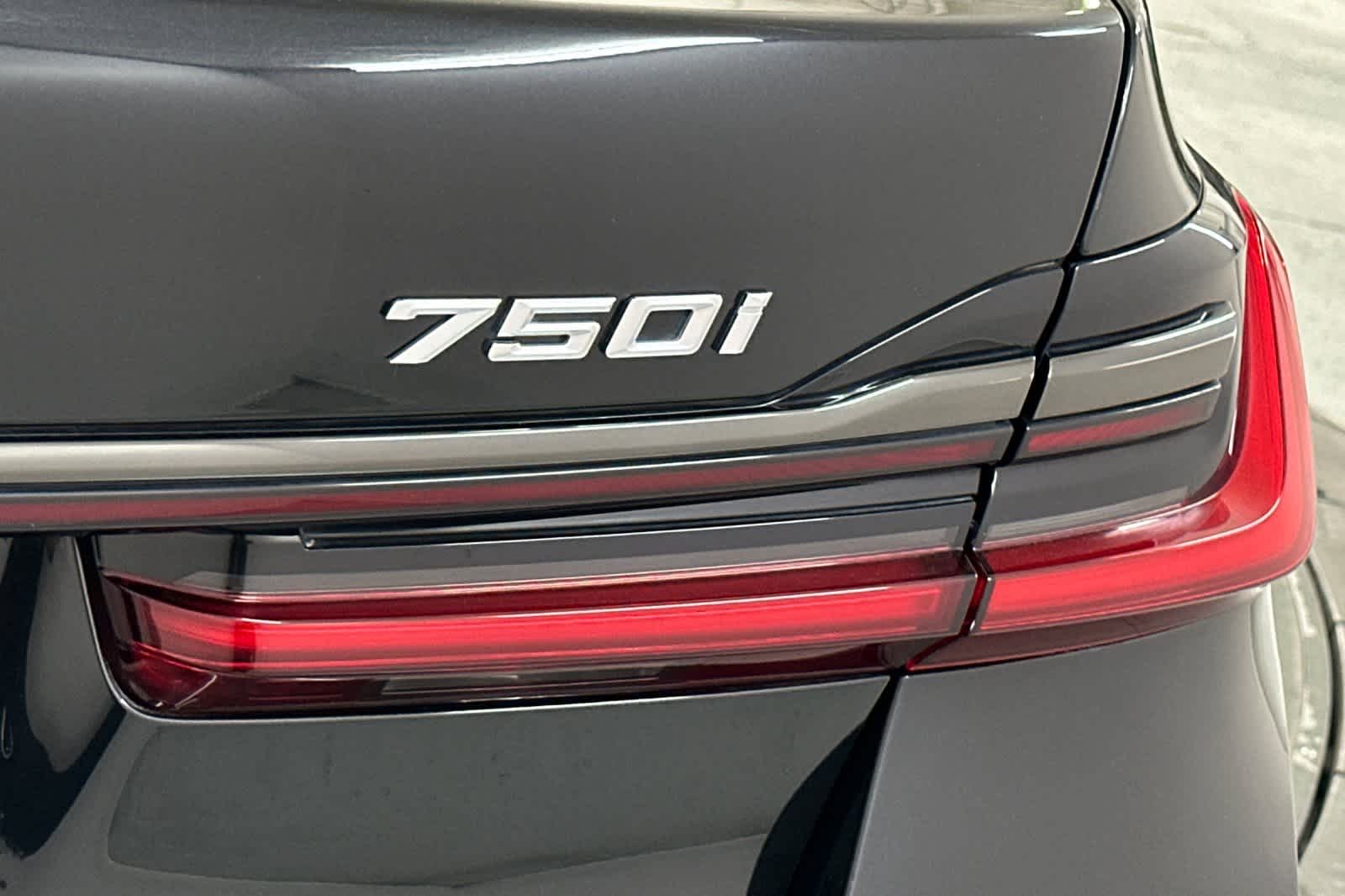 Thumbnail: 2022 BMW 7 Series - 27