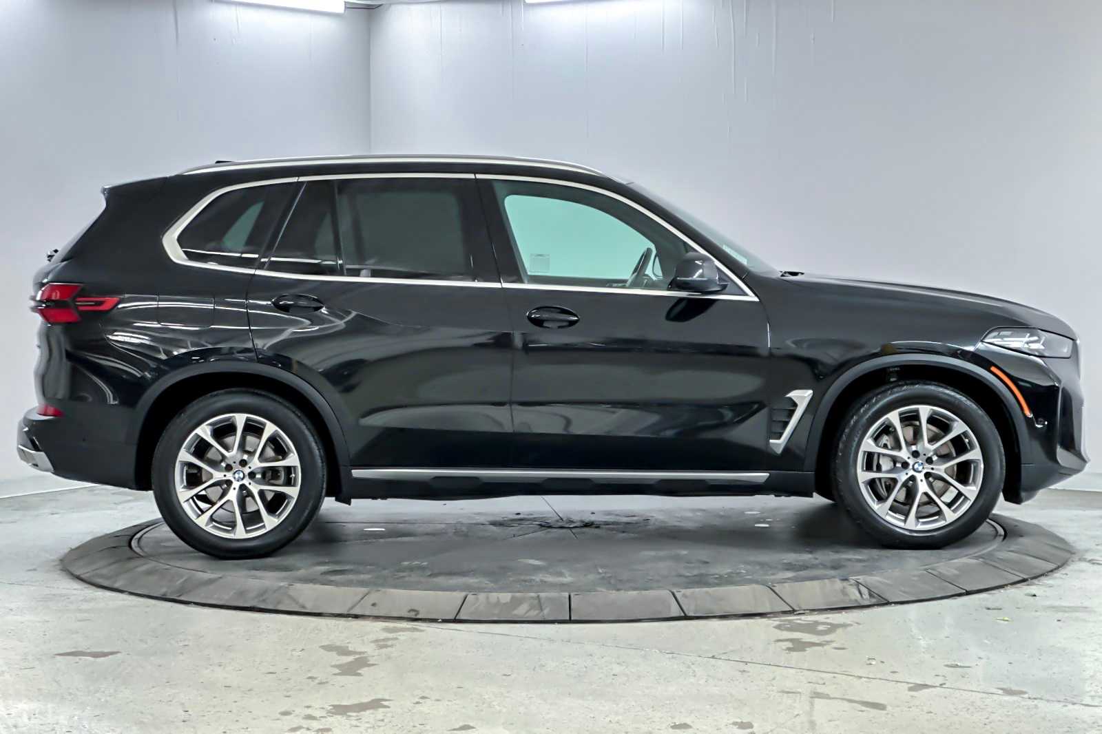 Thumbnail: 2024 BMW X5 - 8