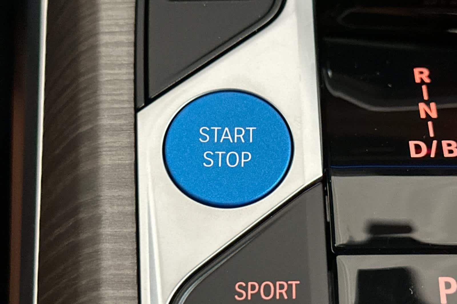 Thumbnail: 2025 BMW i4 - 22