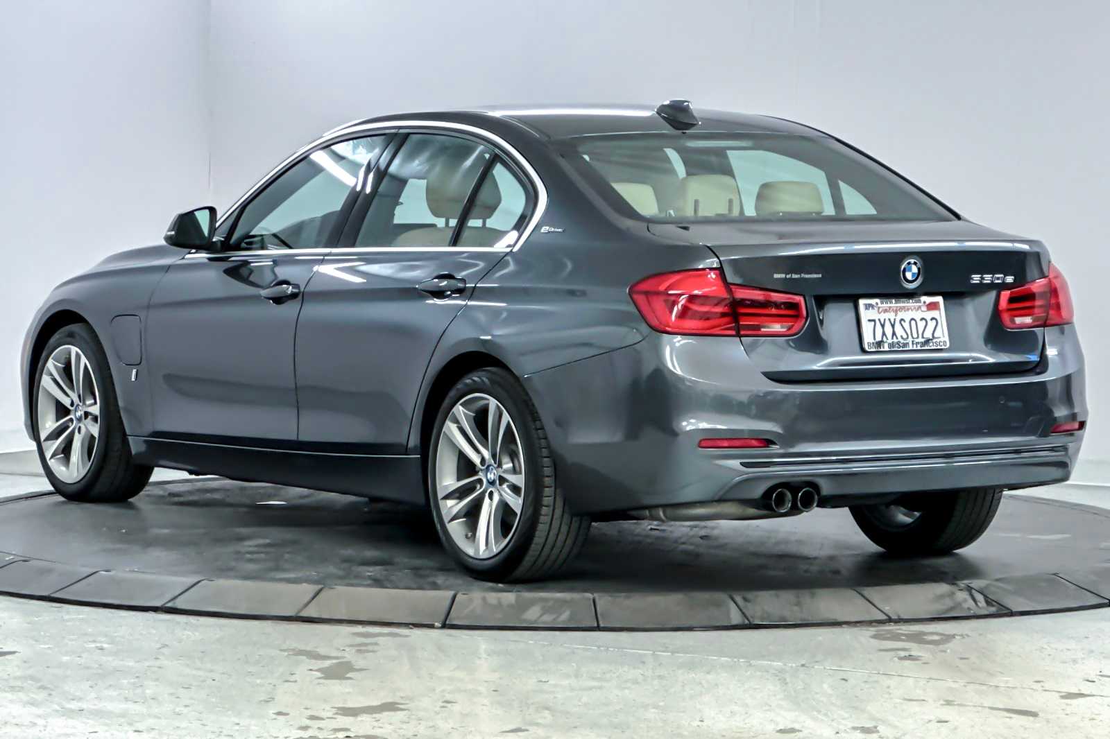 Thumbnail: 2017 BMW 3 Series - 6
