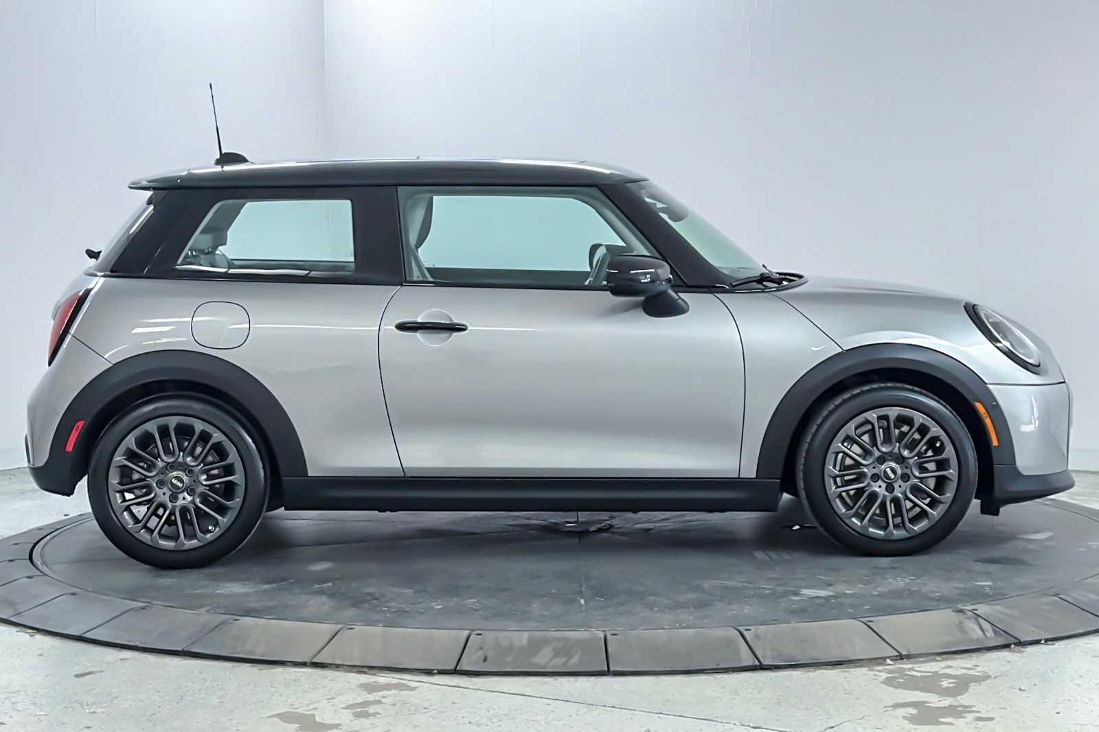 Thumbnail: 2025 MINI Cooper Hardtop - 8