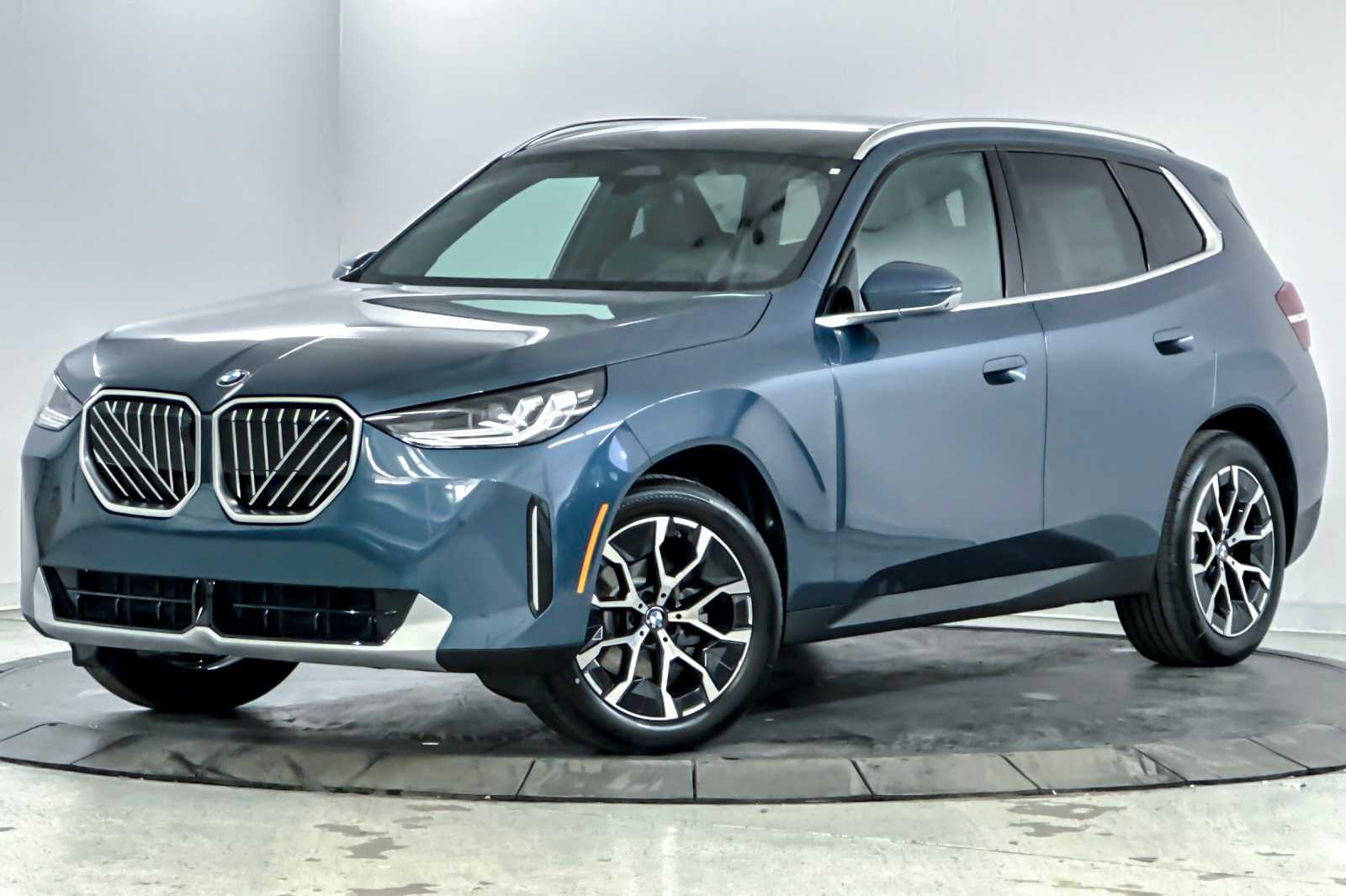 Thumbnail: 2026 BMW X3 - 1