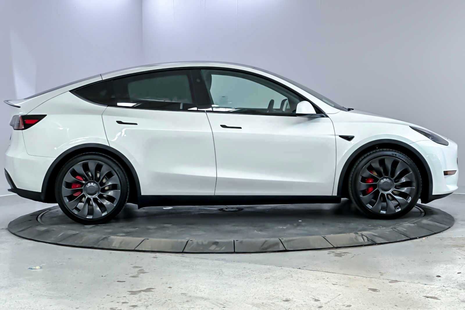 2023 Tesla Model Y Performance 8