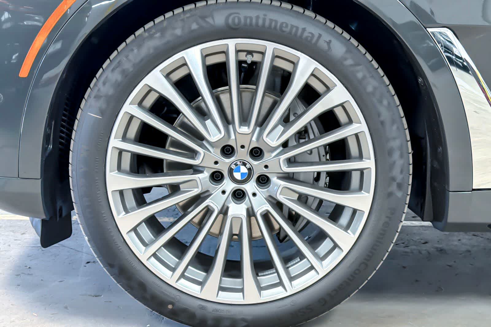 Thumbnail: 2026 BMW X7 - 25