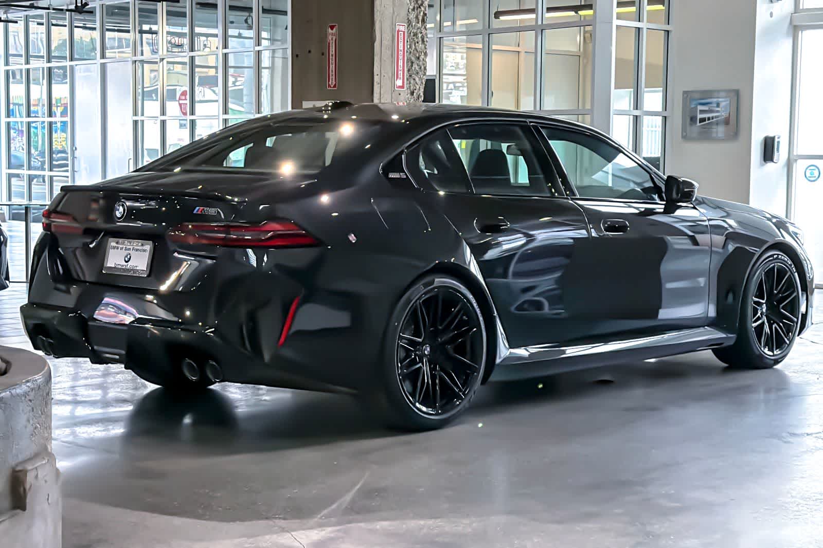 Thumbnail: 2026 BMW M5 - 2