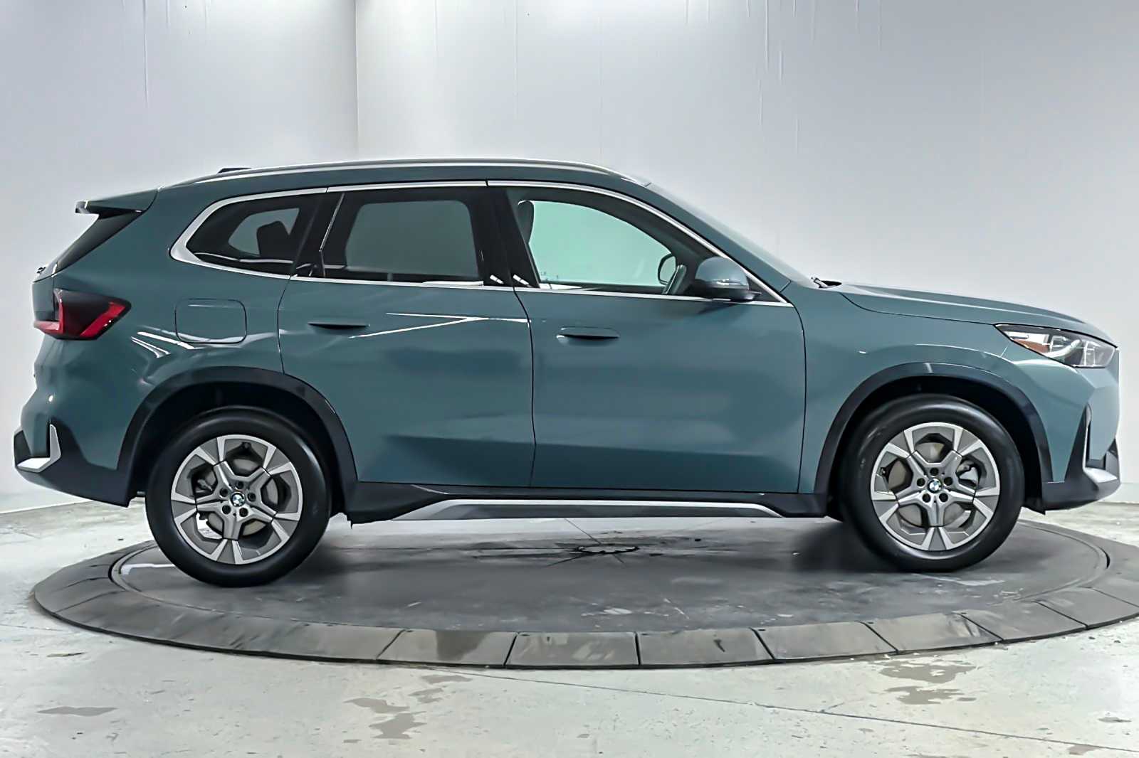 Thumbnail: 2025 BMW X1 - 8