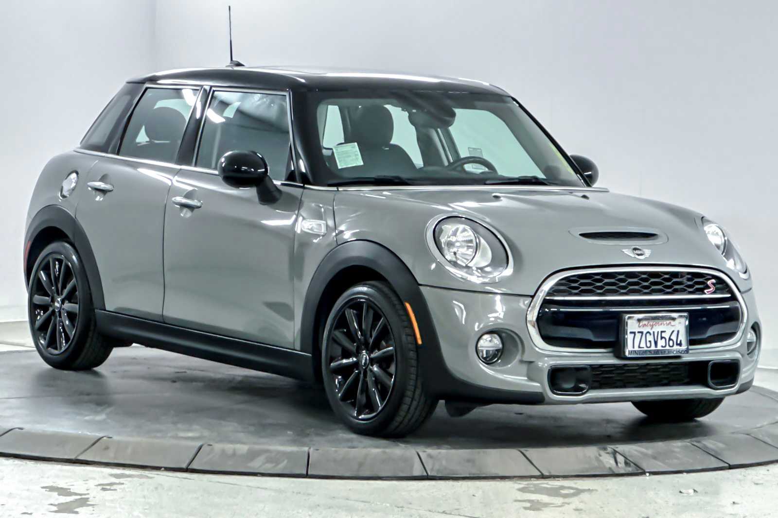 Thumbnail: 2017 MINI Cooper Hardtop - 9