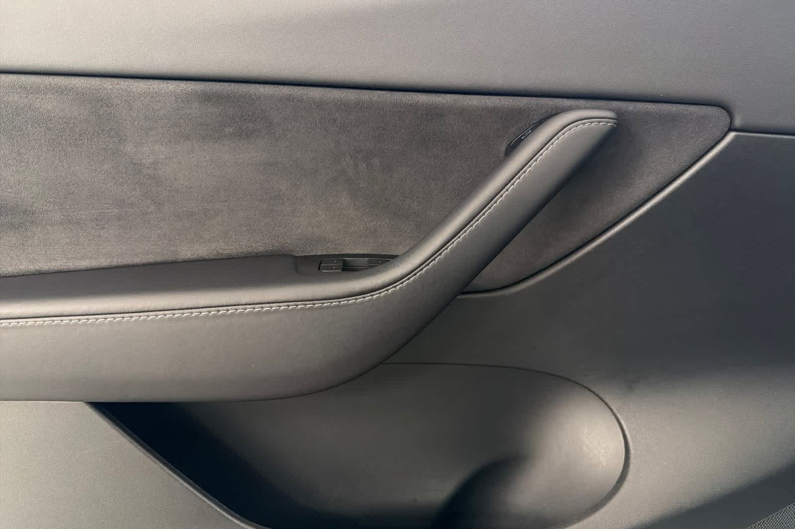 Thumbnail: 2022 Tesla Model Y - 12