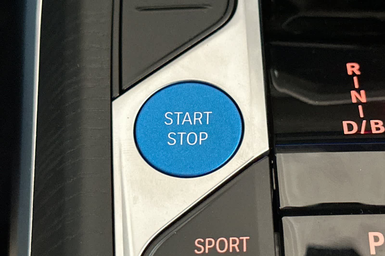 Thumbnail: 2025 BMW i4 - 22