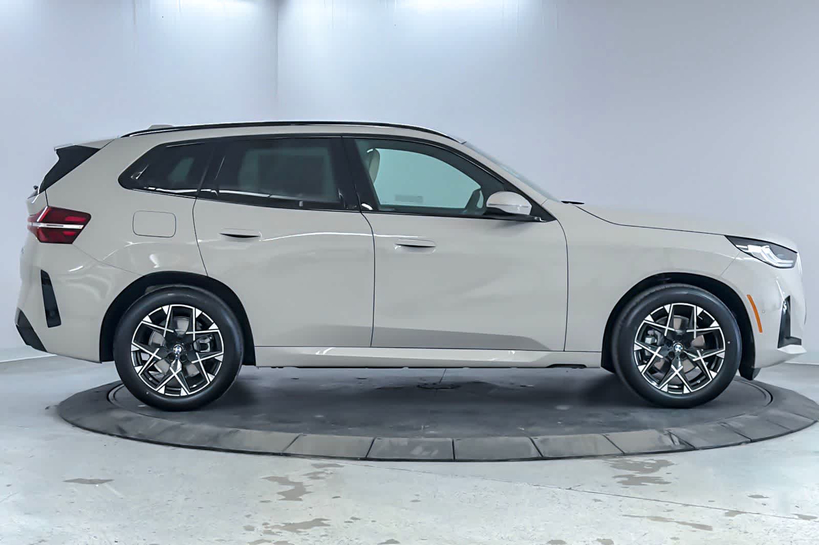 Thumbnail: 2026 BMW X3 - 8