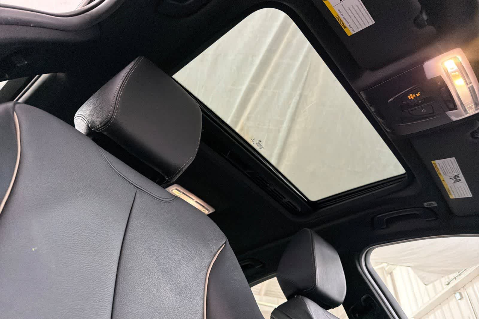 Thumbnail: 2016 BMW 3 Series - 16