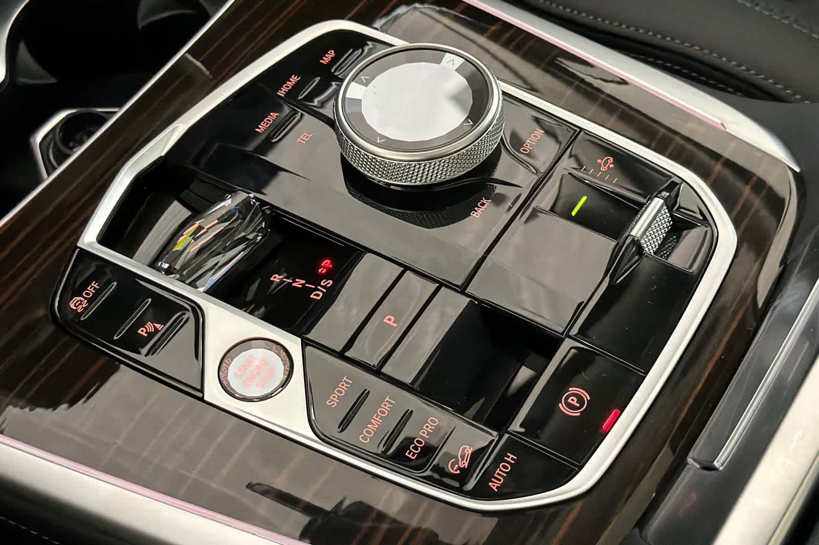 Thumbnail: 2027 BMW X7 - 22