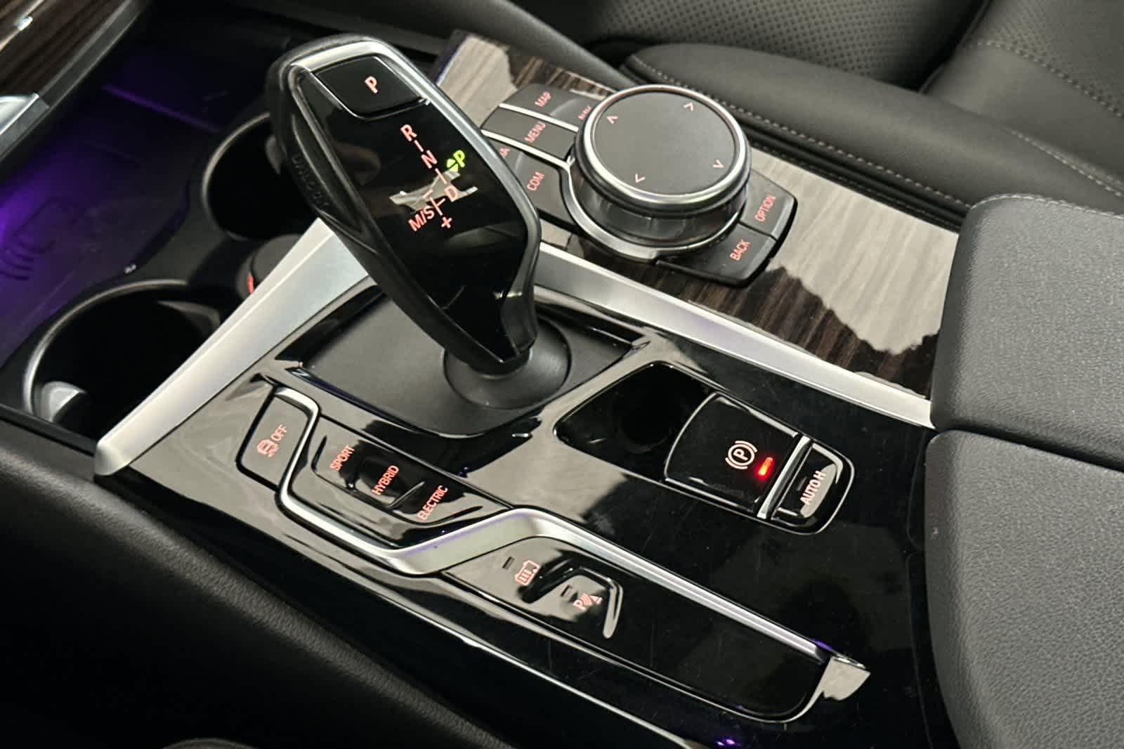 2023 BMW 5 Series 530e 21