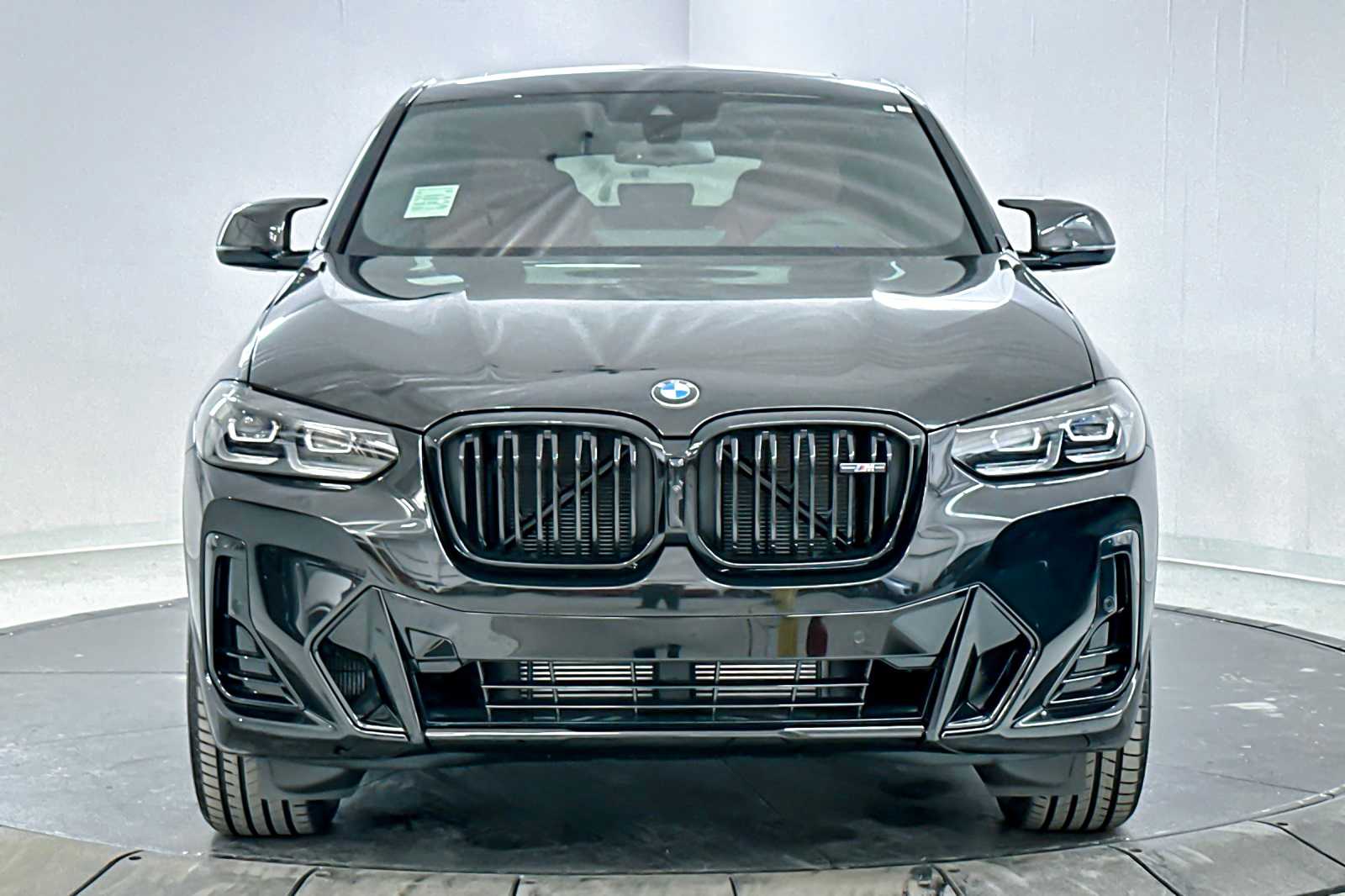 Thumbnail: 2025 BMW X4 - 10