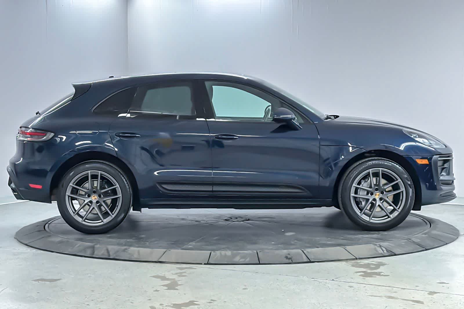 Thumbnail: 2022 Porsche Macan - 8