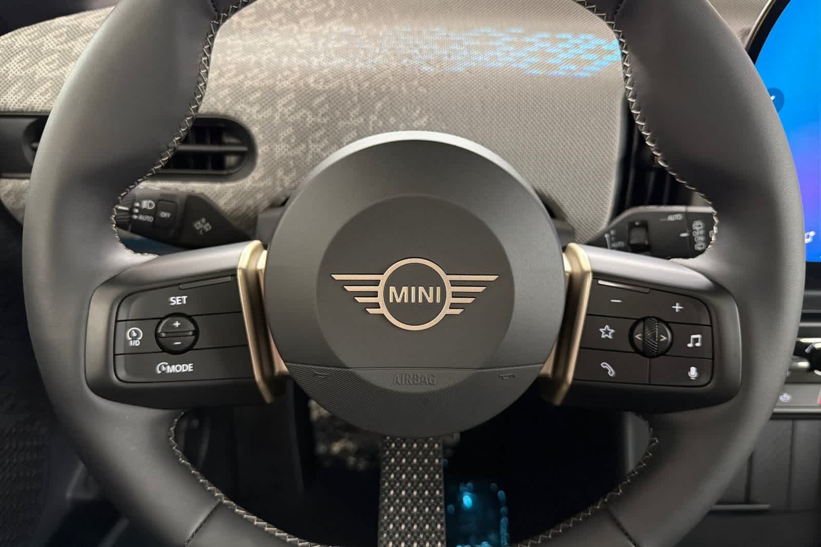 Thumbnail: 2025 MINI Cooper Hardtop - 23