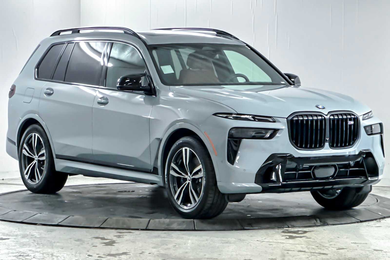 Thumbnail: 2026 BMW X7 - 9