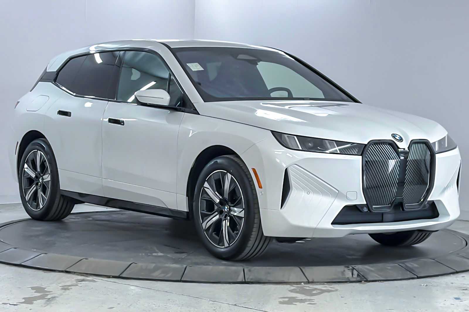 Thumbnail: 2026 BMW iX - 9